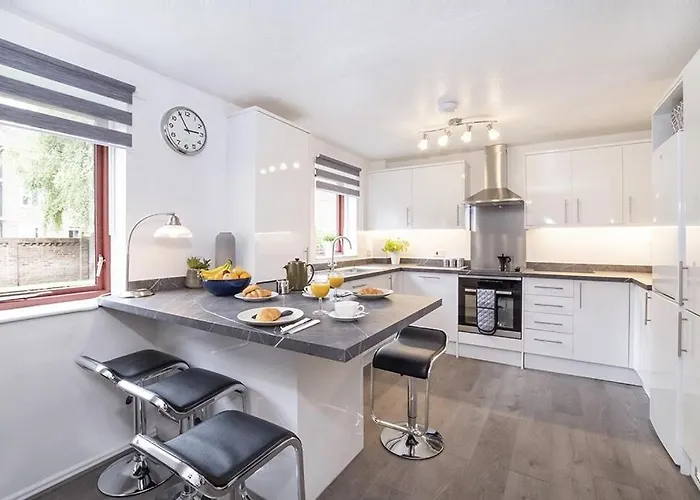 Cozy 2-bed Apartment *