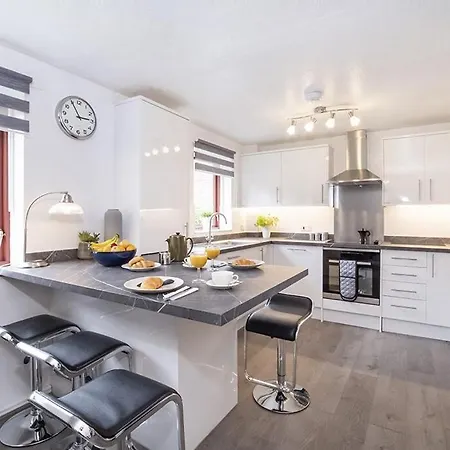 Cozy 2-bed דירה *
