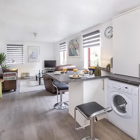 Cozy 2-bed *